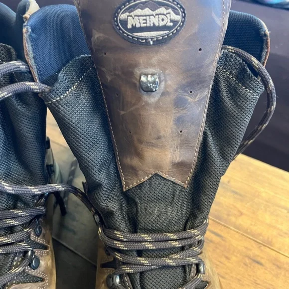 Meindl Men's EuroLight Insulated Brown and Black Hiking Boots - Picture 2 of 8